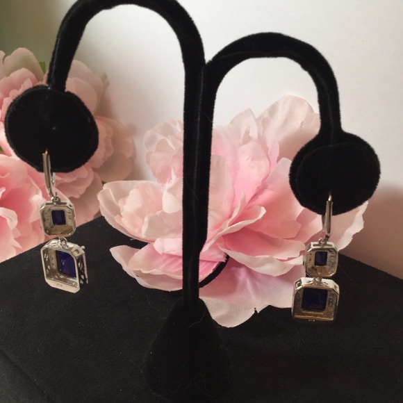 Sold - Picture 3 of 6